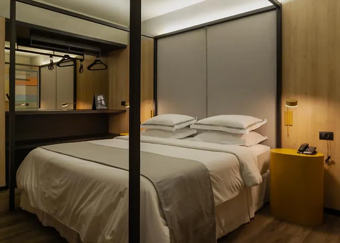 Momax Hotel